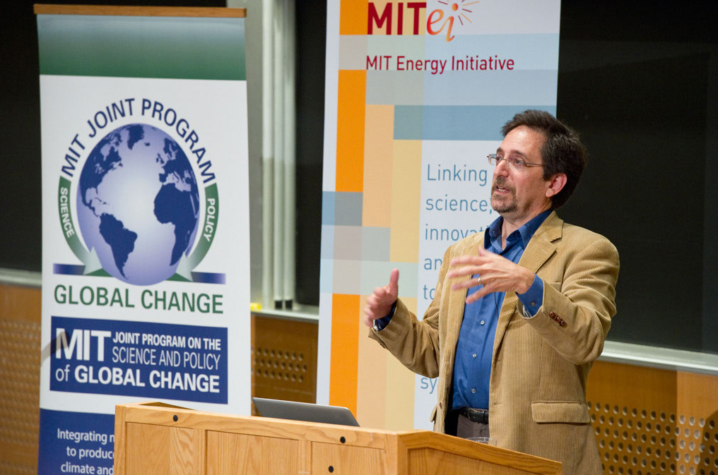 Andrew Revkin at Monday's, PAOC co-sponsored, Earth Day colloquium - image source: MIT news